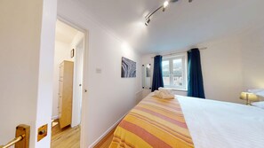 1 bedroom, desk, iron/ironing board, WiFi