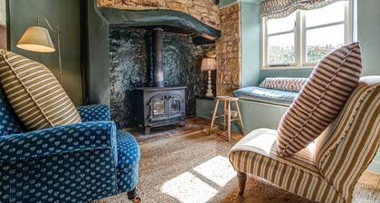 Church End Cottage | Cotswolds Holiday Let | 3 Beds & Sleeps 6