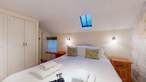 1 chambre, bureau, fer et planche à repasser, Wi-Fi