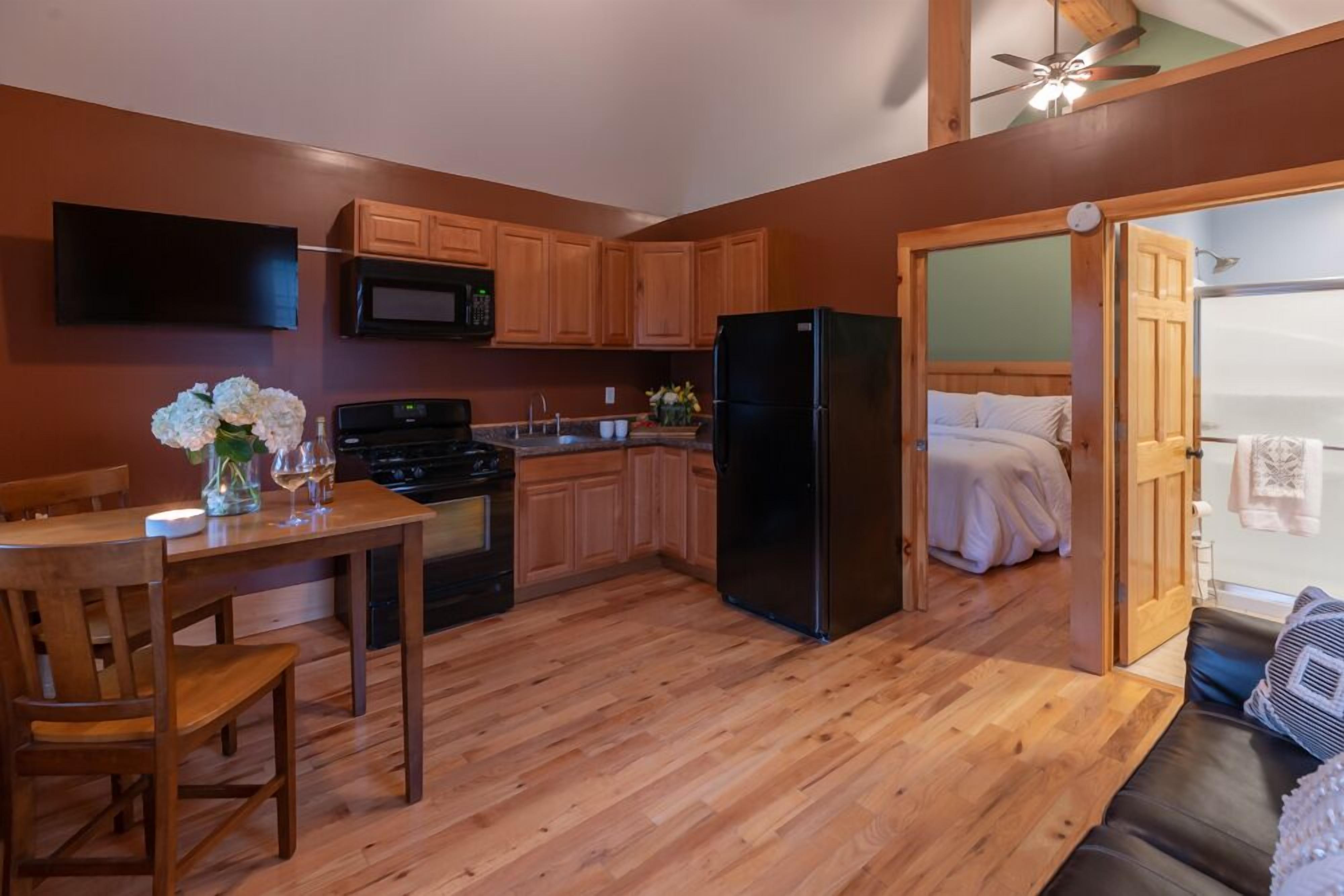 #4 Cabin, Cottages, Fishing, Hunting, Trails, Nature, Creek, Ponds, Lakes - Cazenovia, NY