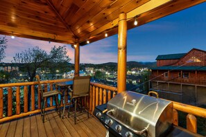 Outdoor dining - Family Friendly: A+ Location, Private Indoor Heated Pool, Hot tub, Views, Arcade (Pigeon Forge)