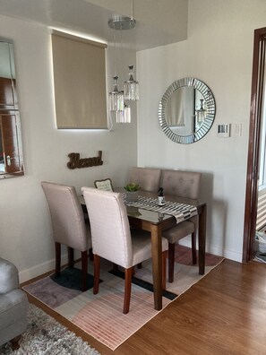 Dining - Cozy 1bdrm corner condo in Lahug, Cebu City (Cebu City)