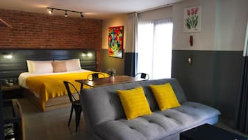 Studiosuite – premium, 1 kingsize-seng med sovesofa | Sengetøy av topp kvalitet, dundyner og senger med overmadrass