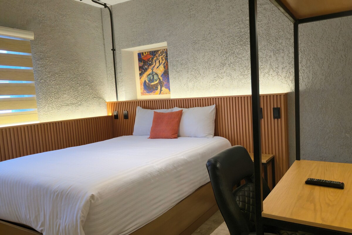 Comfort Double Room | Premium bedding, down comforters, pillowtop beds, desk