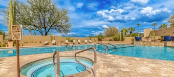 Hacienda luxury condo in desired adult community east of Phx, views
