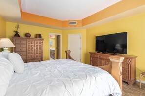 2 bedrooms, desk, free WiFi, bed sheets
