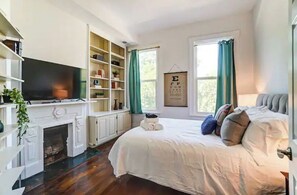 4 quartos, berço de viagem, Wi-Fi de cortesia, roupa de cama