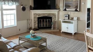 Téléviseur connecté, foyer, lecteur de DVD