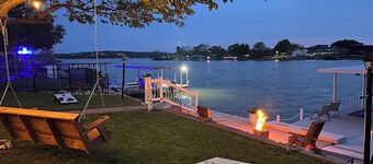 Cozy 3 Bedroom Lake House with boat dock/patio on deep water.