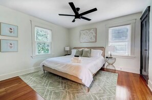 2 chambres, fer et planche à repasser, lit parapluie, Wi-Fi