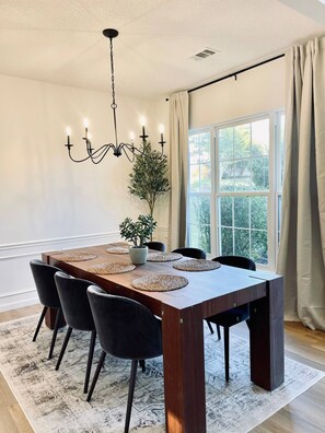 Dining - Beautiful home in the Heart of Five Forks, Simpsonville!  (Simpsonville)