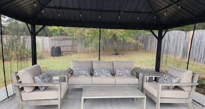 Beautiful home in the Heart of Five Forks, Simpsonville!