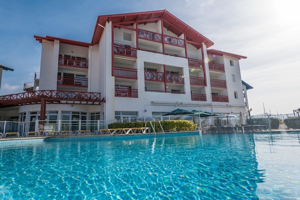 Welcome to the Appart-Hôtel Mer & Golf Hendaye - Residence Sokoburu!