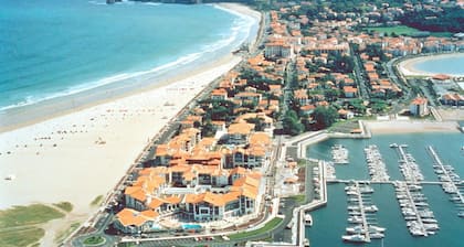 50m de la Plage! Studio pour 4 + Wi-Fi Gratuit