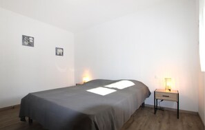 2 chambres, fer et planche à repasser, lit parapluie, Wi-Fi gratuit