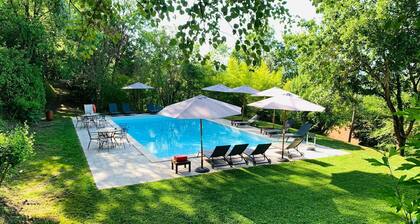 Beautiful apartment in villa for 6 guests with WIFI, pool, A/C, TV and patio