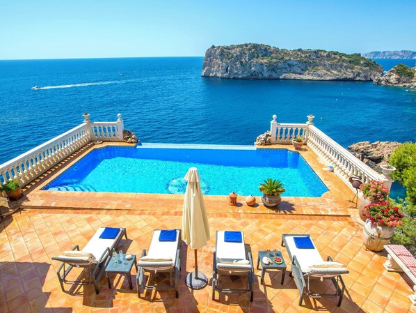 Pool - Stunning private villa for 12 guests with private pool, WIFI, A/C, TV and patio (Lleus)