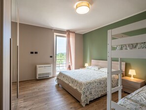 2 Schlafzimmer, Reisekinderbett, kostenloses WLAN
