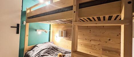 2 chambres, lit parapluie, Wi-Fi, draps fournis