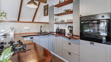 Oven, dishwasher, toaster, freezer