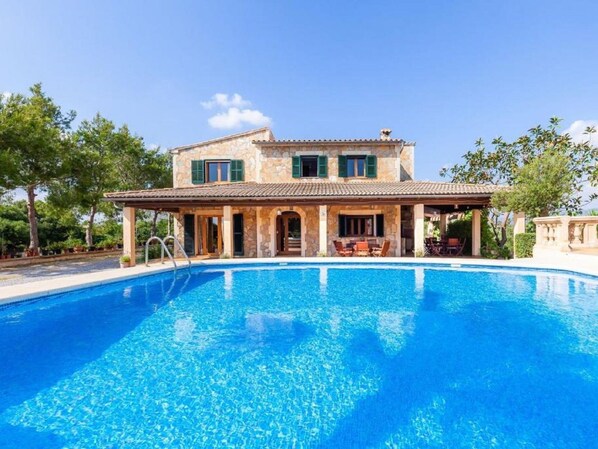 Water, Sky, Plant, Property, Swimming Pool, Building, Azure, Blue, House, Tree