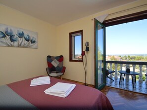 3 habitaciones, cuna de viaje y wifi gratis