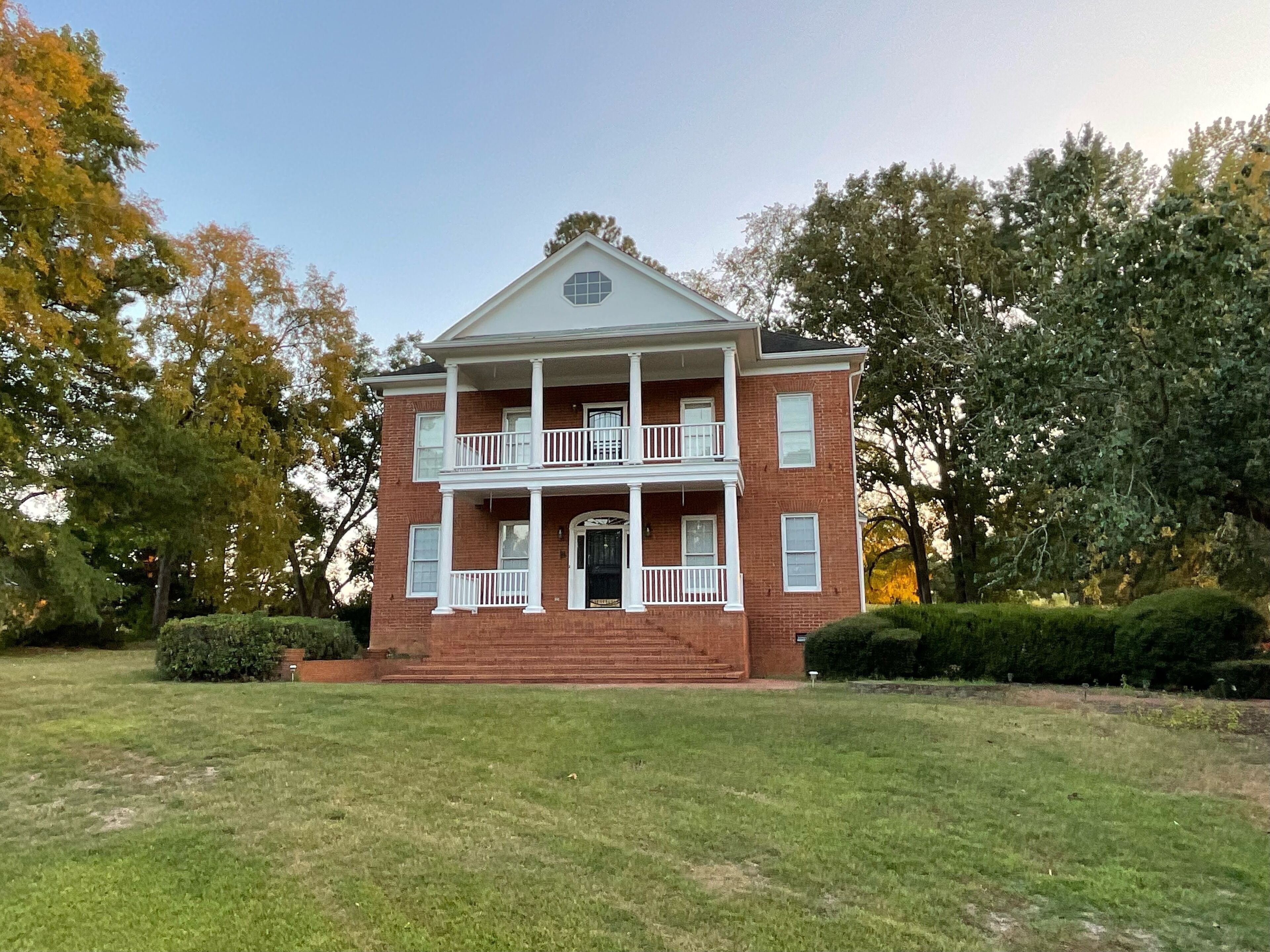Beautiful renovated home in desirable Jones Creek Evans GA