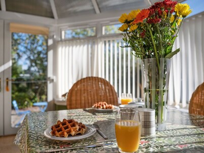 Stunning private villa for 2 guests with WIFI, TV, patio and parking