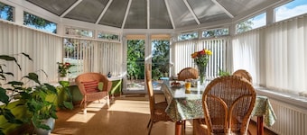 Stunning private villa for 2 guests with WIFI, TV and patio