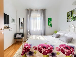 3 bedrooms, free WiFi - Beautiful private villa for 8 guests with A/C, WIFI, private pool, TV, terrace and pets allowed (Pazin)