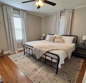 2 bedrooms, desk, iron/ironing board, travel cot