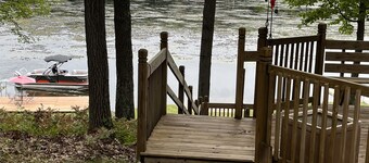 Cottage on Big Star Lake with pontoon rental available!  2 bedroom sleeps 6