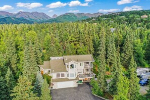 Exterior - Hillside Haven (Anchorage)