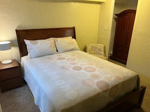 2 bedrooms, iron/ironing board, free WiFi