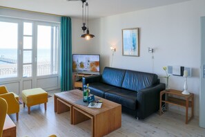 TV, DVD player, stereo - Nordland Appartments - Apartment Seeland - Directly by the sea, you can't get any closer! (Wyk auf Föhr)
