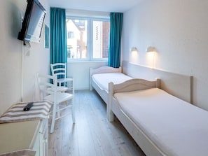2 Schlafzimmer, Schreibtisch, WLAN, Bettwäsche
