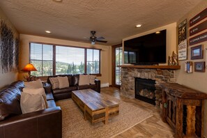 Televisión de pantalla plana, chimenea