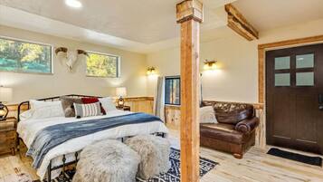 4 slaapkamers, een strijkplank/strijkijzer, reisbedje, wifi