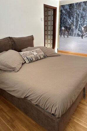 1 habitación, cuna de viaje y wifi gratis 