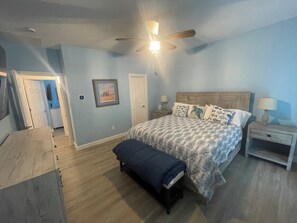 3 bedrooms, desk, iron/ironing board, free WiFi