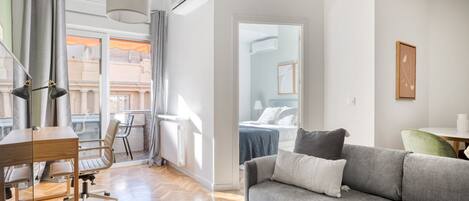 Télévision, chaîne hi-fi