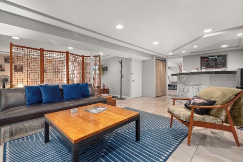 Mid-Century Apple Blossom Suite!