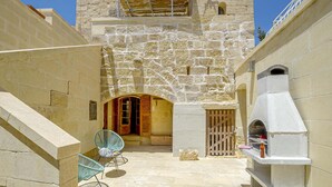 Terrace/patio - Oleandra Holiday Home (L-Għasri)