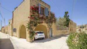 Exterior - Oleandra Holiday Home (L-Għasri)