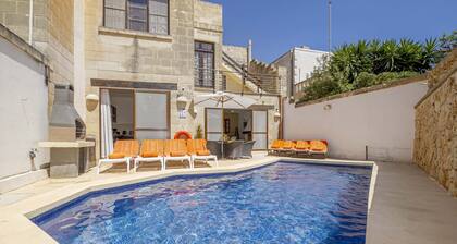 Razzett Luna Holiday Home