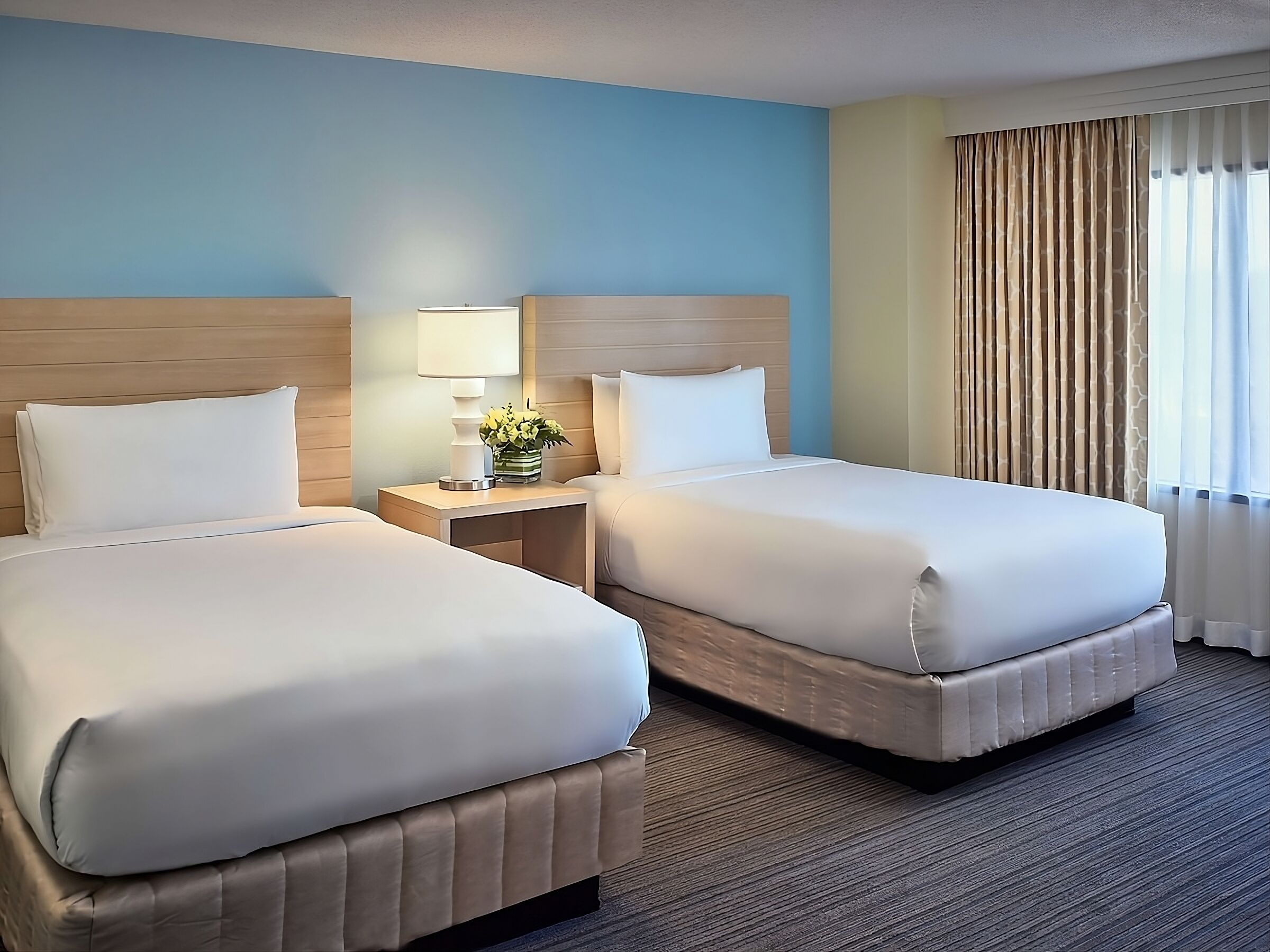 Better Choice For Your Vacation! Spacious unit w/ Swimming Pool Access!