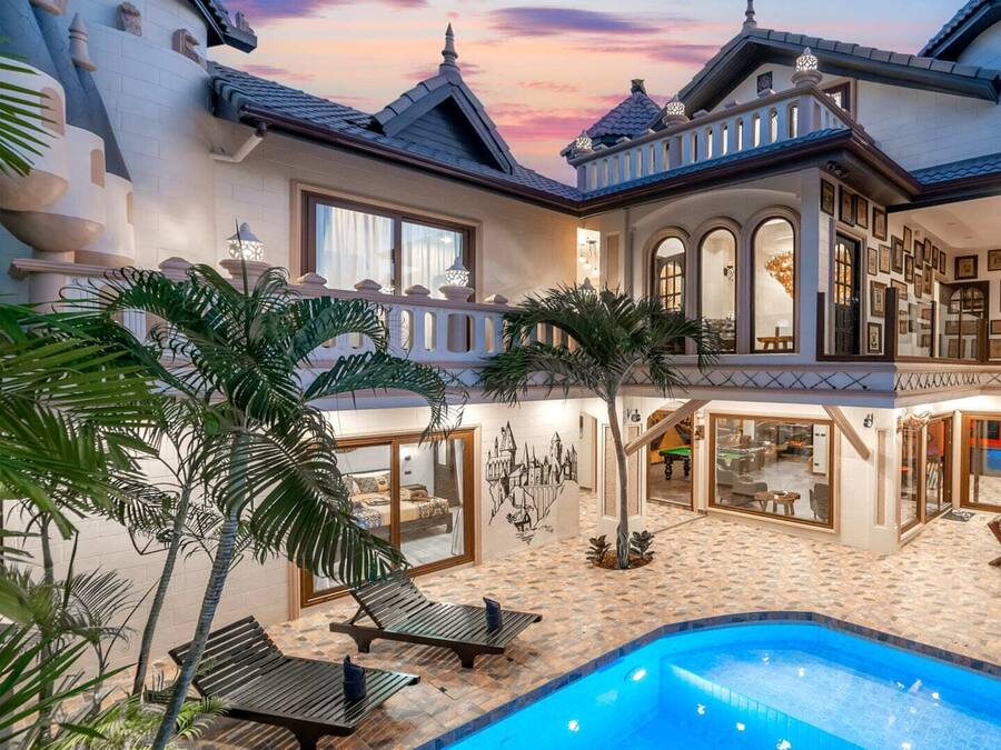 Luxury Villa | 6 bedrooms, Egyptian cotton sheets, premium bedding, memory foam beds