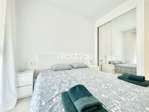 2 slaapkamers, een strijkplank/strijkijzer, gratis wifi, beddengoed