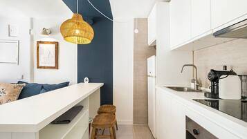 冰箱、烤箱、茶具/咖啡用具、烤面包机