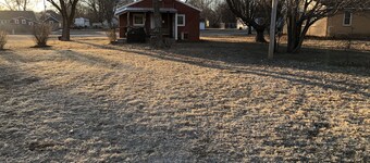 Guest house lodge is located at the edge of the Broken B Bar Ranch.